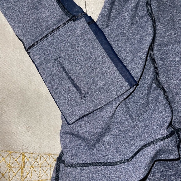 Lululemon Half Zip Up - Picture 5 of 9